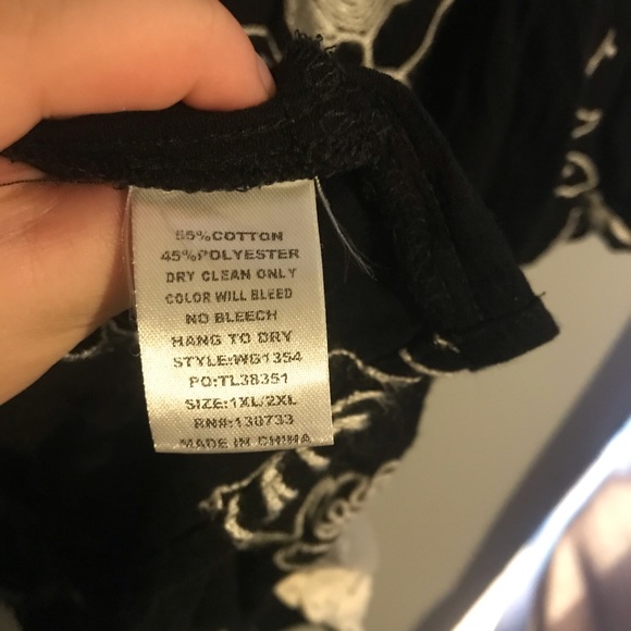 Plus size Umgee embroidered rose print top - Picture 5 of 6